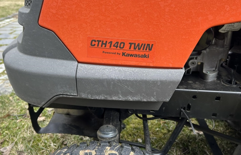 Husqvarna CTH140 TWIN fűnyírótraktor (240307-FHV140 TWIN-H)