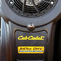 Cub Cadet XT1 OS107 Oldalkidobós fűnyírótraktor RevTek Technológia (13C8A1CS603) thumbnail