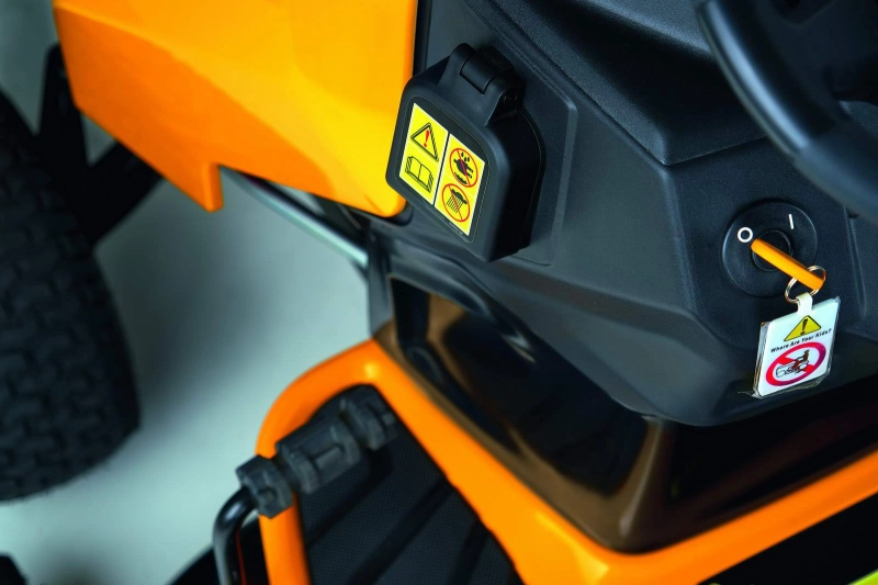 Cub Cadet XT2 ES107 oldalkidobós Elektromos fűnyírótraktor (33ABA7CS603)